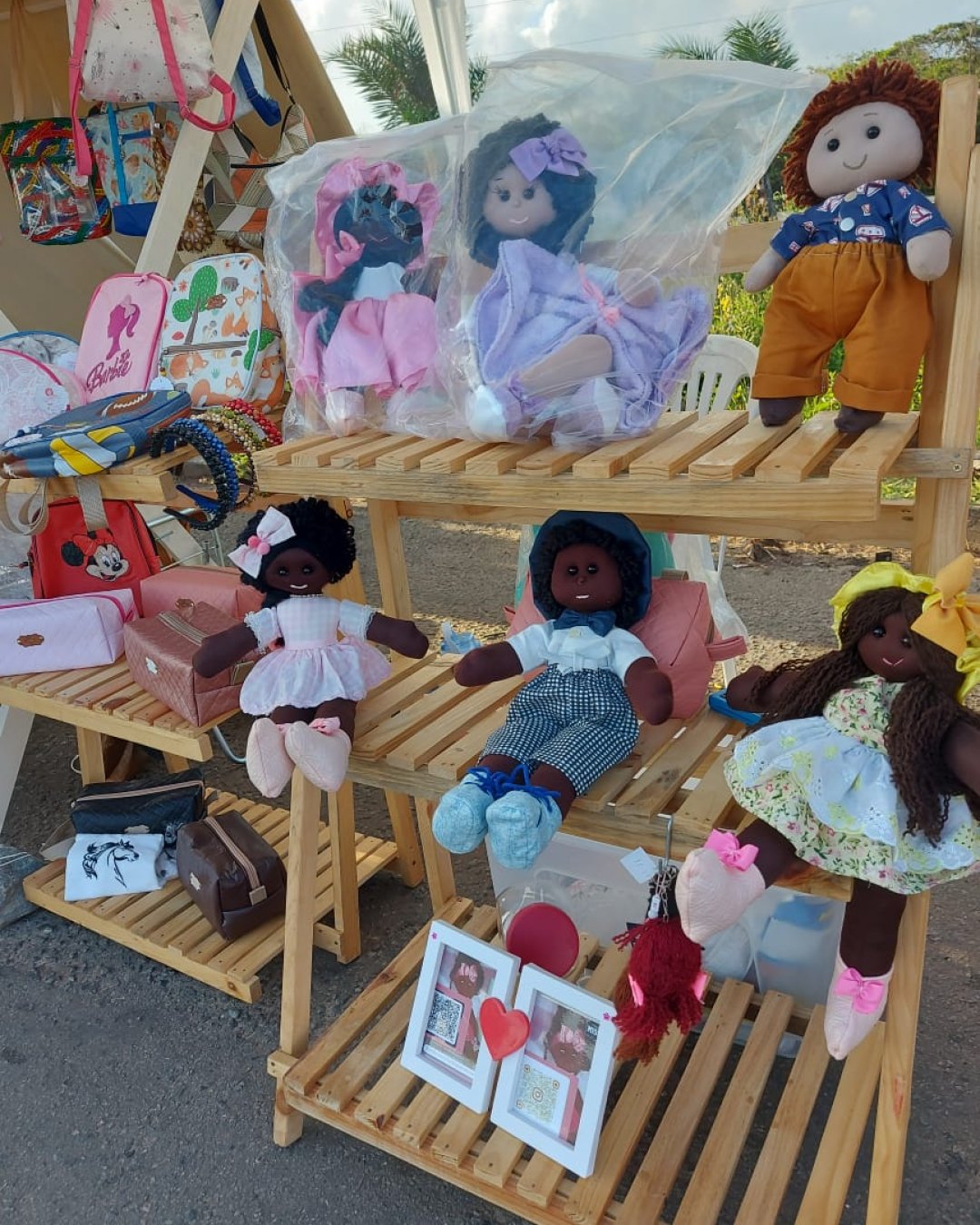 Instituto ExporArt Feira Artesanal realiza feira de artesanato na orla de Camaçari